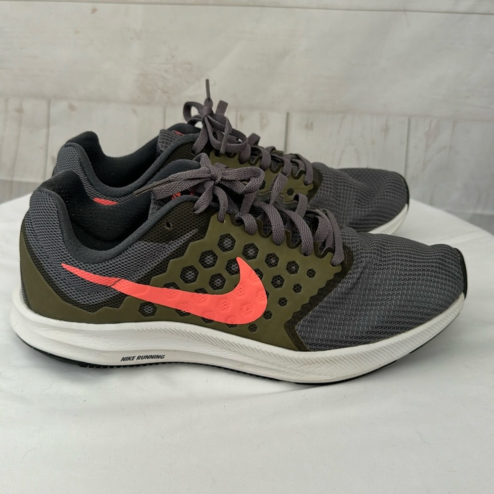 Nike Downshifter 7 Size 8.5 Nike Running Shoe